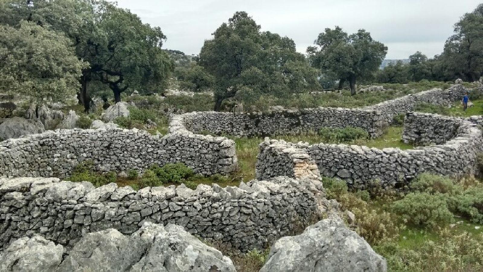 La Ruta de los Aljibes en Ubrique sin transporte