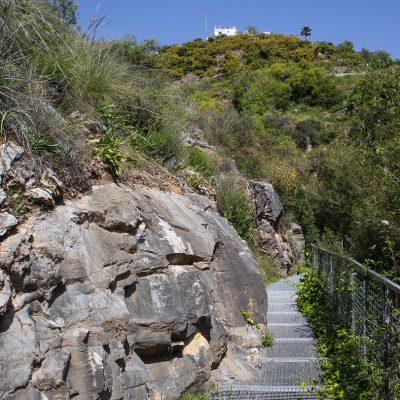 Sendero Los Molinos en el río Turvilla con transporte